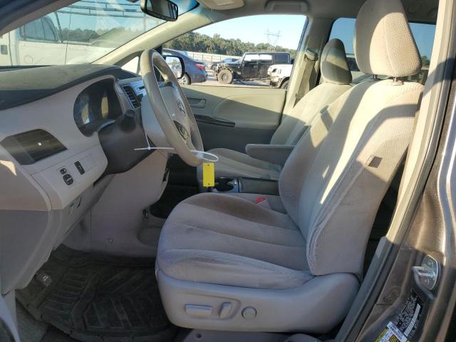 Photo 6 VIN: 5TDKK3DC4DS404558 - TOYOTA SIENNA LE 