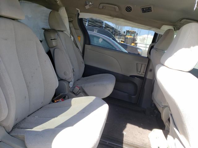 Photo 5 VIN: 5TDKK3DC4DS404950 - TOYOTA SIENNA LE 