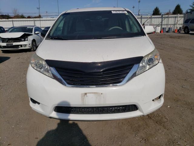 Photo 4 VIN: 5TDKK3DC4ES431115 - TOYOTA SIENNA LE 