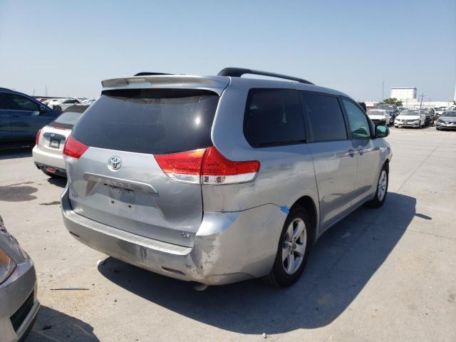 Photo 3 VIN: 5TDKK3DC4ES448061 - TOYOTA SIENNA LE 