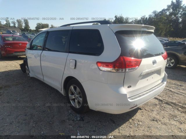 Photo 2 VIN: 5TDKK3DC4ES457391 - TOYOTA SIENNA 