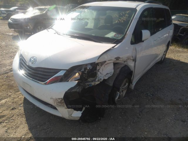 Photo 5 VIN: 5TDKK3DC4ES457391 - TOYOTA SIENNA 