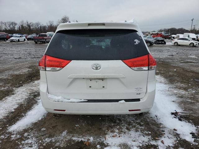 Photo 5 VIN: 5TDKK3DC4ES459884 - TOYOTA SIENNA LE 