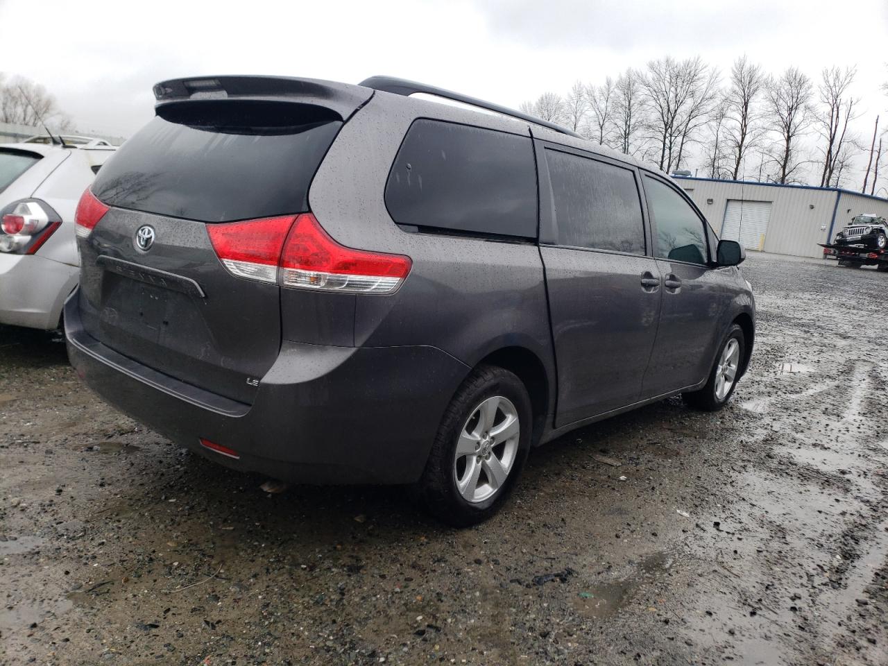 Photo 3 VIN: 5TDKK3DC4ES477639 - TOYOTA SIENNA 