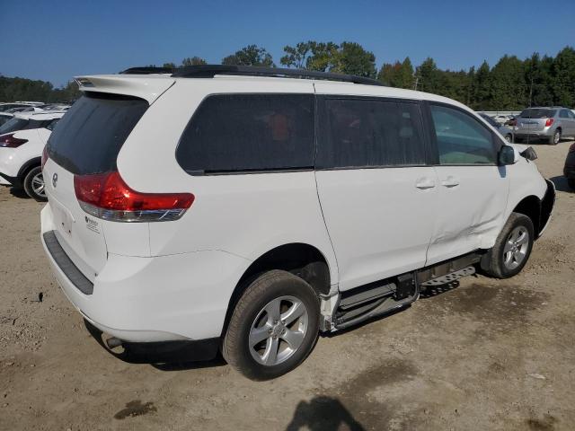 Photo 2 VIN: 5TDKK3DC4ES477723 - TOYOTA SIENNA LE 