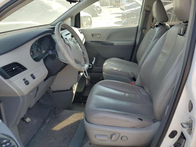 Photo 6 VIN: 5TDKK3DC4ES477723 - TOYOTA SIENNA LE 