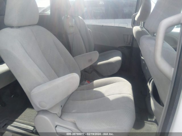 Photo 7 VIN: 5TDKK3DC4ES510137 - TOYOTA SIENNA 