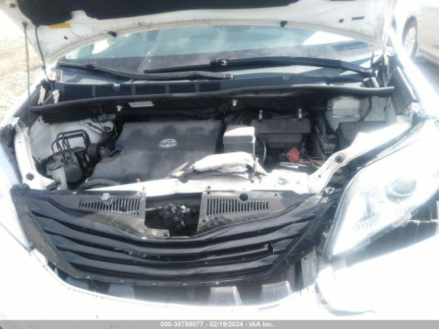 Photo 9 VIN: 5TDKK3DC4ES510137 - TOYOTA SIENNA 