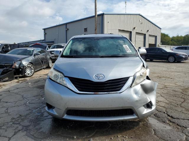 Photo 4 VIN: 5TDKK3DC4ES519467 - TOYOTA SIENNA LE 