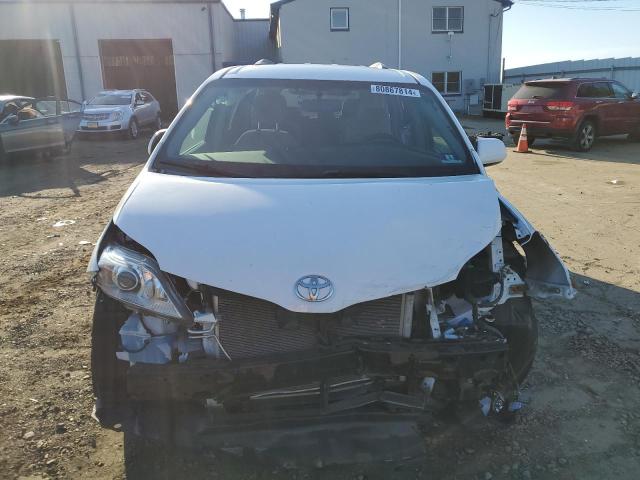 Photo 4 VIN: 5TDKK3DC4FS528896 - TOYOTA SIENNA LE 