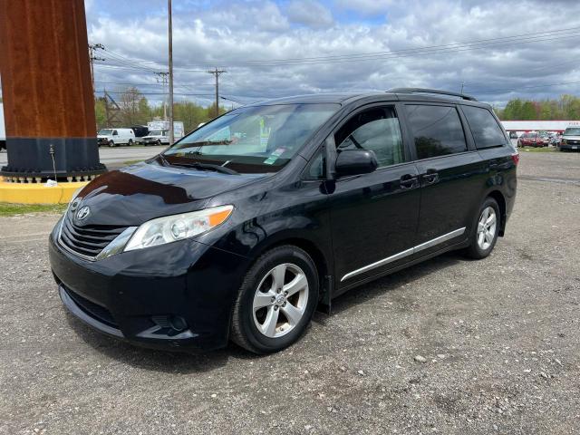 Photo 1 VIN: 5TDKK3DC4FS531748 - TOYOTA SIENNA LE 