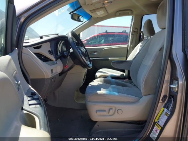 Photo 4 VIN: 5TDKK3DC4FS539963 - TOYOTA SIENNA 