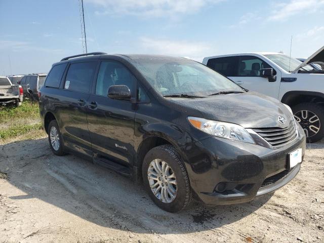 Photo 3 VIN: 5TDKK3DC4FS553572 - TOYOTA SIENNA LE 