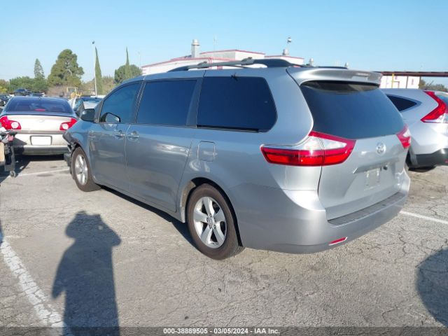 Photo 2 VIN: 5TDKK3DC4FS564653 - TOYOTA SIENNA 