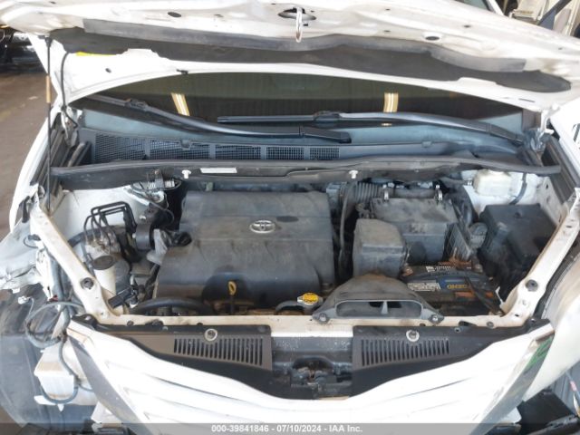 Photo 9 VIN: 5TDKK3DC4FS568783 - TOYOTA SIENNA 