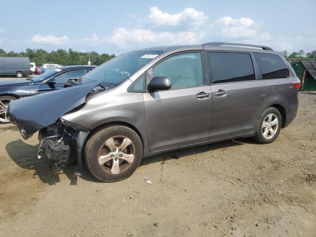 Photo 0 VIN: 5TDKK3DC4FS569660 - TOYOTA SIENNA LE 