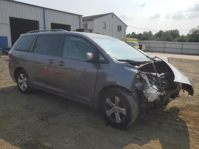 Photo 3 VIN: 5TDKK3DC4FS569660 - TOYOTA SIENNA LE 