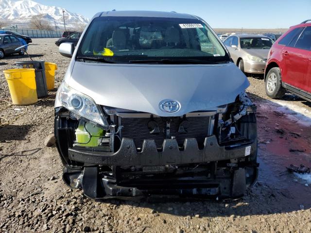 Photo 4 VIN: 5TDKK3DC4FS584899 - TOYOTA SIENNA LE 