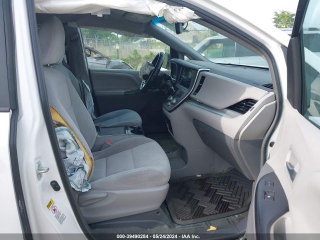 Photo 4 VIN: 5TDKK3DC4FS596664 - TOYOTA SIENNA 