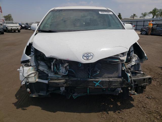 Photo 8 VIN: 5TDKK3DC4FS616461 - TOYOTA SIENNA 