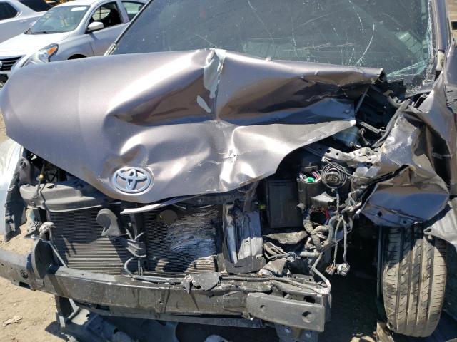 Photo 11 VIN: 5TDKK3DC4FS634121 - TOYOTA SIENNA LE 