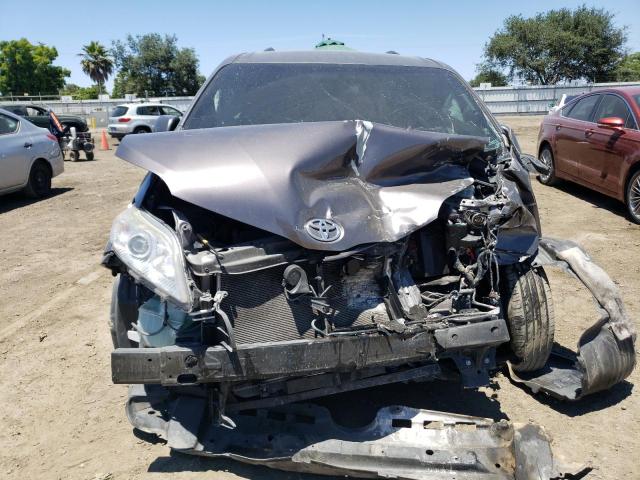 Photo 4 VIN: 5TDKK3DC4FS634121 - TOYOTA SIENNA LE 