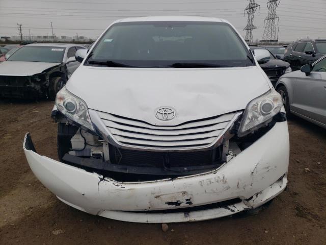 Photo 4 VIN: 5TDKK3DC4FS643725 - TOYOTA SIENNA LE 