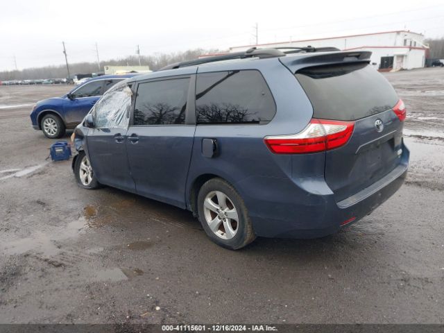 Photo 2 VIN: 5TDKK3DC4FS645829 - TOYOTA SIENNA 