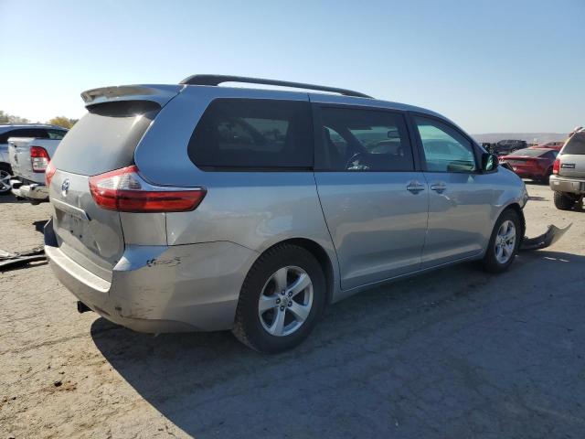 Photo 2 VIN: 5TDKK3DC4FS653199 - TOYOTA SIENNA LE 