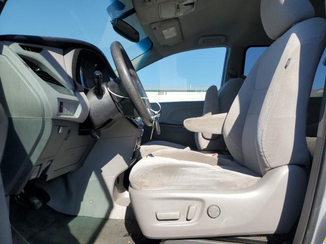 Photo 6 VIN: 5TDKK3DC4FS653199 - TOYOTA SIENNA LE 