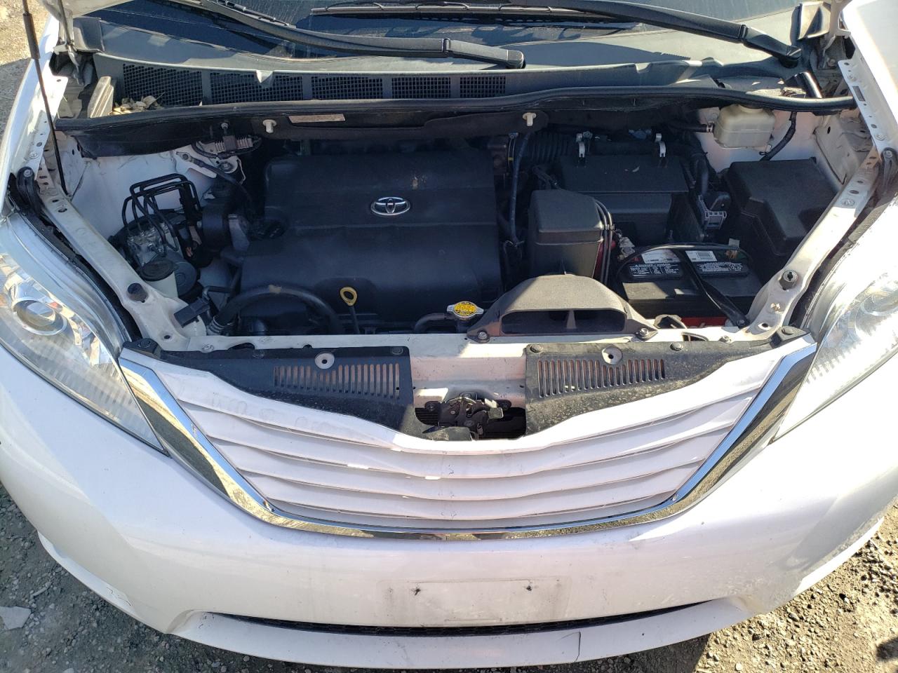 Photo 11 VIN: 5TDKK3DC4FS653235 - TOYOTA SIENNA 