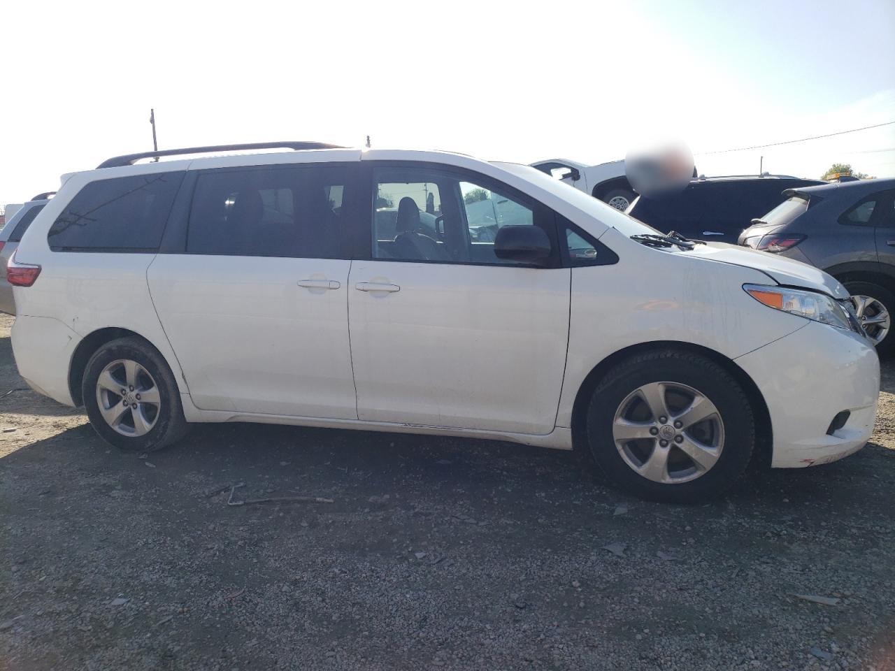 Photo 3 VIN: 5TDKK3DC4FS653235 - TOYOTA SIENNA 