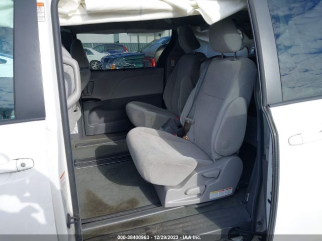 Photo 7 VIN: 5TDKK3DC4FS656801 - TOYOTA SIENNA 