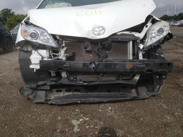 Photo 8 VIN: 5TDKK3DC4FS669032 - TOYOTA SIENNA LE 