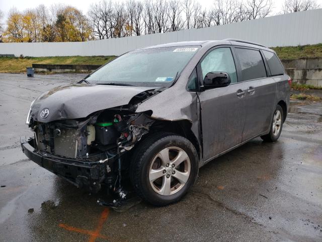 Photo 1 VIN: 5TDKK3DC4FS670293 - TOYOTA SIENNA LE 