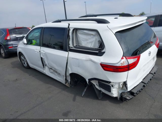 Photo 2 VIN: 5TDKK3DC4GS708333 - TOYOTA SIENNA 