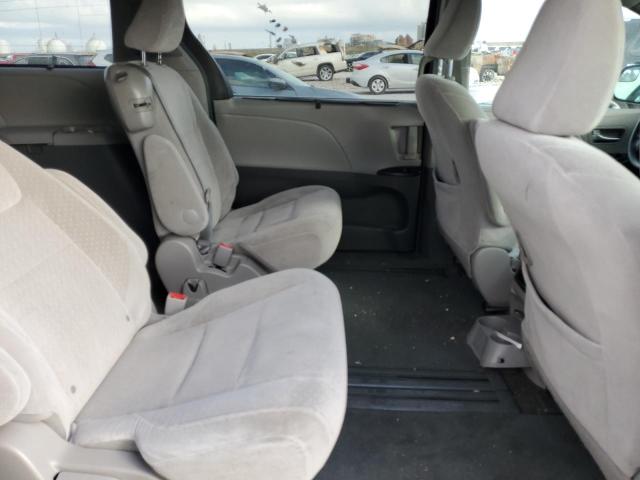 Photo 10 VIN: 5TDKK3DC4GS726430 - TOYOTA SIENNA LE 