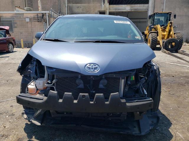 Photo 4 VIN: 5TDKK3DC4GS763946 - TOYOTA SIENNA LE 