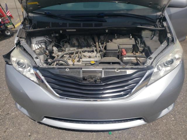 Photo 11 VIN: 5TDKK3DC5BS001489 - TOYOTA SIENNA LE 