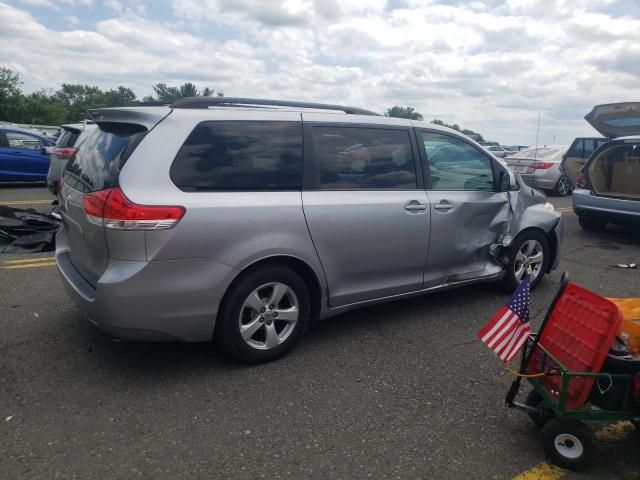 Photo 2 VIN: 5TDKK3DC5BS001489 - TOYOTA SIENNA LE 