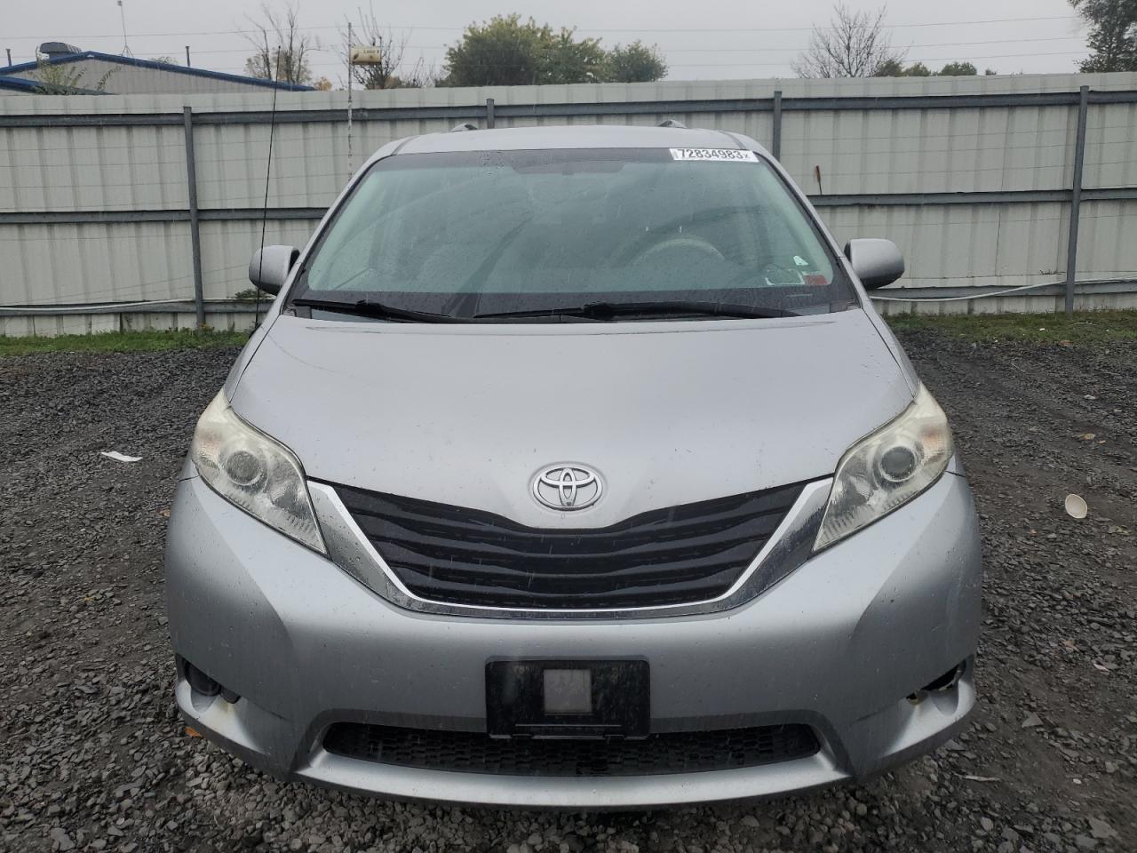 Photo 4 VIN: 5TDKK3DC5BS001492 - TOYOTA SIENNA 