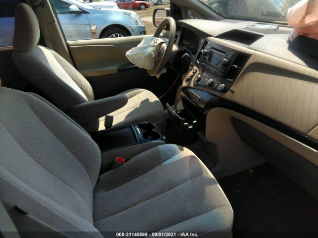 Photo 4 VIN: 5TDKK3DC5BS012248 - TOYOTA SIENNA 