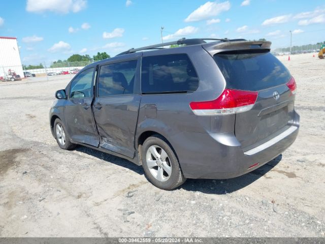 Photo 2 VIN: 5TDKK3DC5BS014081 - TOYOTA SIENNA 