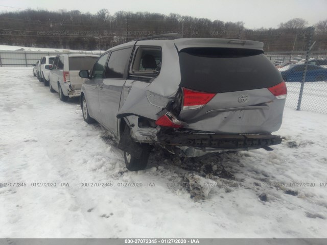 Photo 2 VIN: 5TDKK3DC5BS023962 - TOYOTA SIENNA 