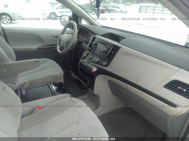 Photo 4 VIN: 5TDKK3DC5BS023962 - TOYOTA SIENNA 