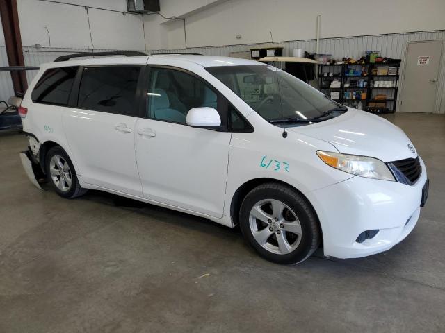 Photo 3 VIN: 5TDKK3DC5BS066438 - TOYOTA SIENNA LE 