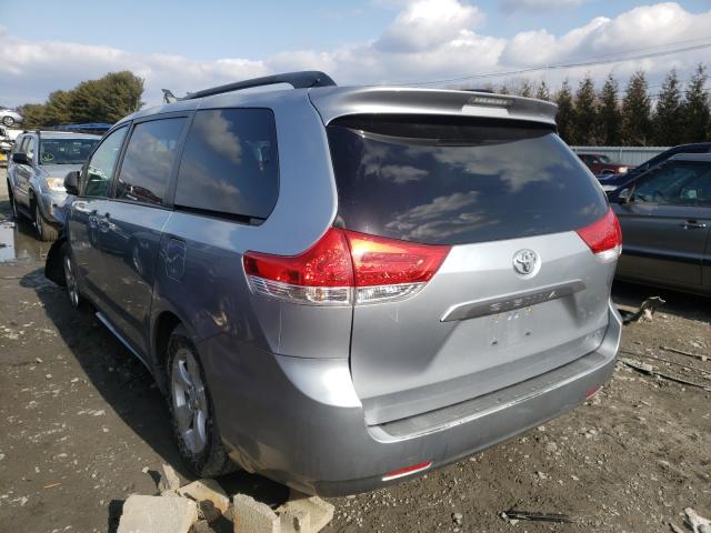 Photo 2 VIN: 5TDKK3DC5BS067024 - TOYOTA SIENNA 