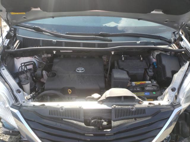 Photo 6 VIN: 5TDKK3DC5BS067024 - TOYOTA SIENNA 