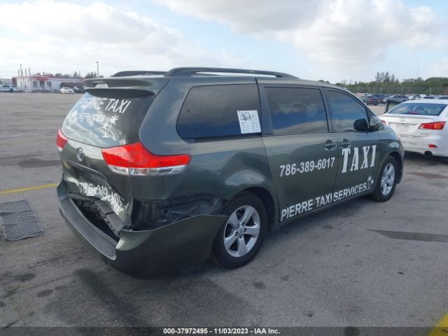 Photo 3 VIN: 5TDKK3DC5BS069890 - TOYOTA SIENNA 