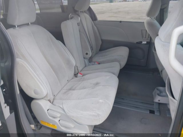 Photo 7 VIN: 5TDKK3DC5BS069890 - TOYOTA SIENNA 